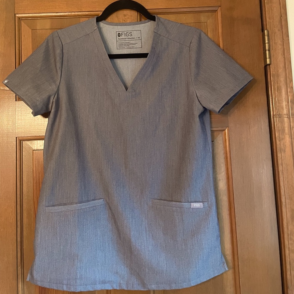 Figs Casma Technical Collection Gray V Neck Scrub Top Size XS